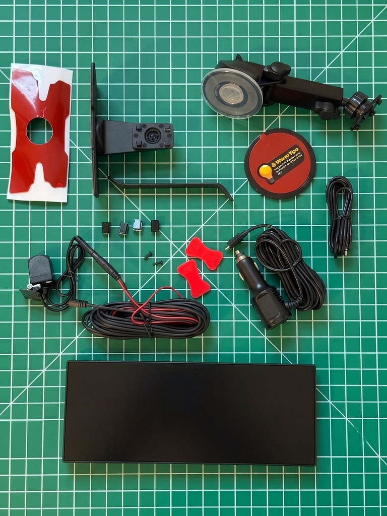 LAMTTO RC32 11" Wireless Screen Unboxing